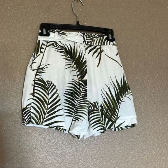 H&M palm leaf shorts size 2 - Picture 3 of 5